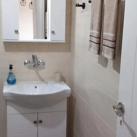 Apartment студио приятели